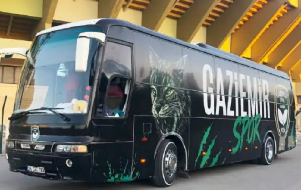 Gaziemir Spor'dan Kurumsal Adım: Yeni Takım Otobüsü Yollara Çıkıyor