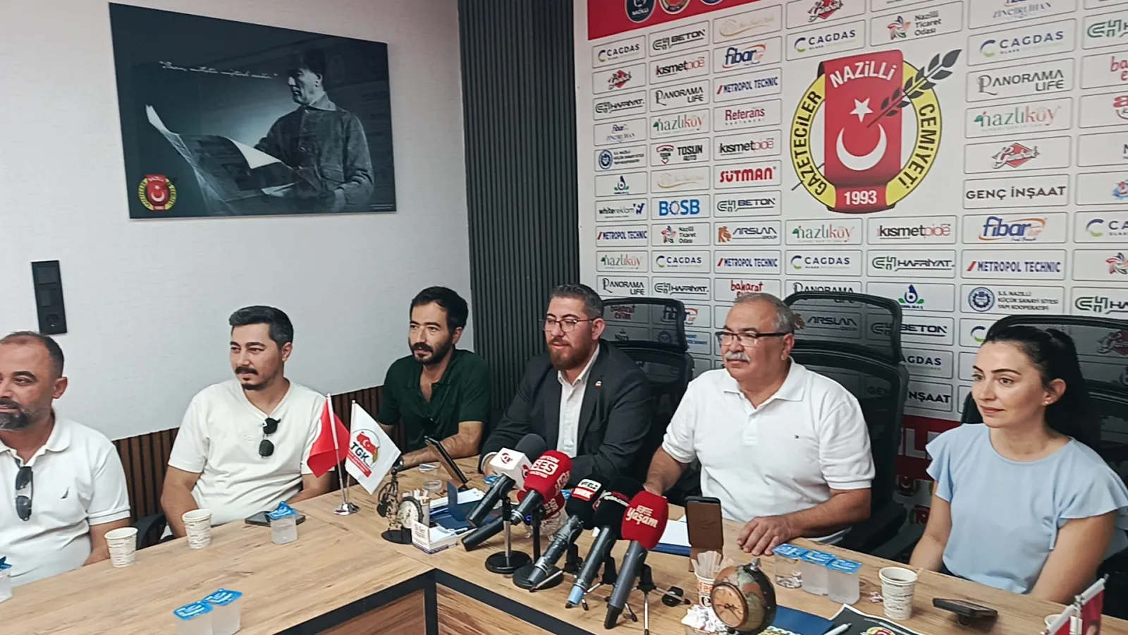 Yeni Partili Bülbül ngc'ye İlk ziyaretini gerçekleştirdi